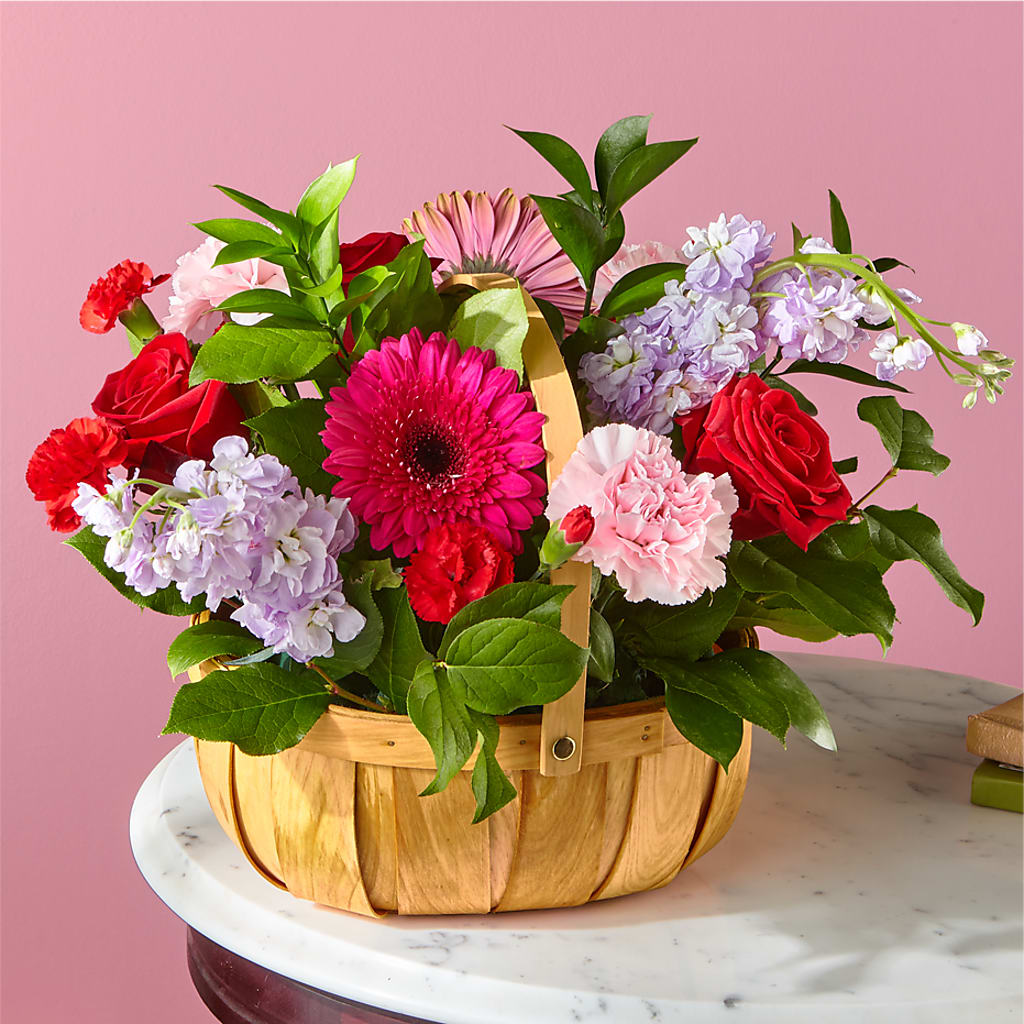 Pink Picnic Basket – AKIKO'S FLORAL ARTS, Wellsboro PA