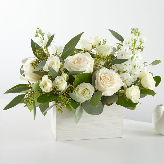Fresh Linen Box Bouquet – AKIKO'S FLORAL ARTS, Wellsboro PA