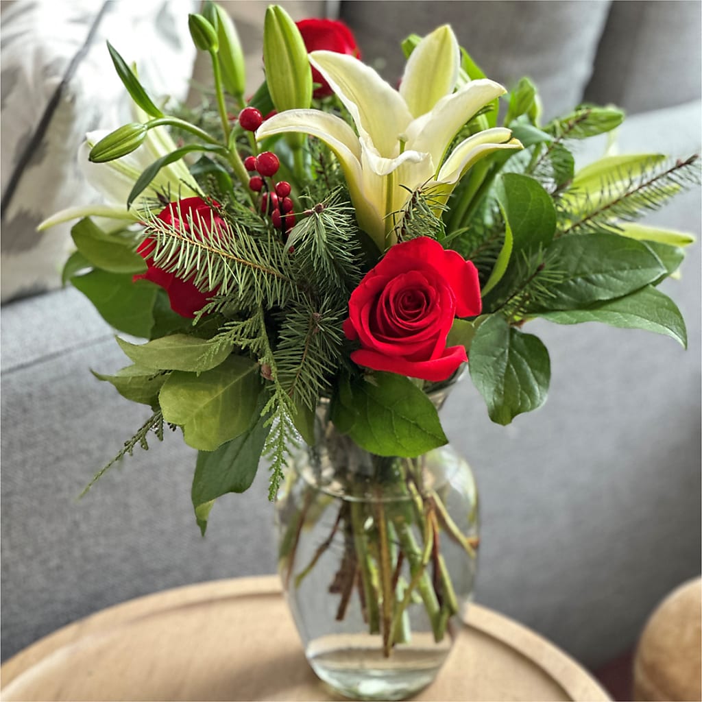Sparkling Snowflakes Bouquet – AKIKO'S FLORAL ARTS, Wellsboro PA